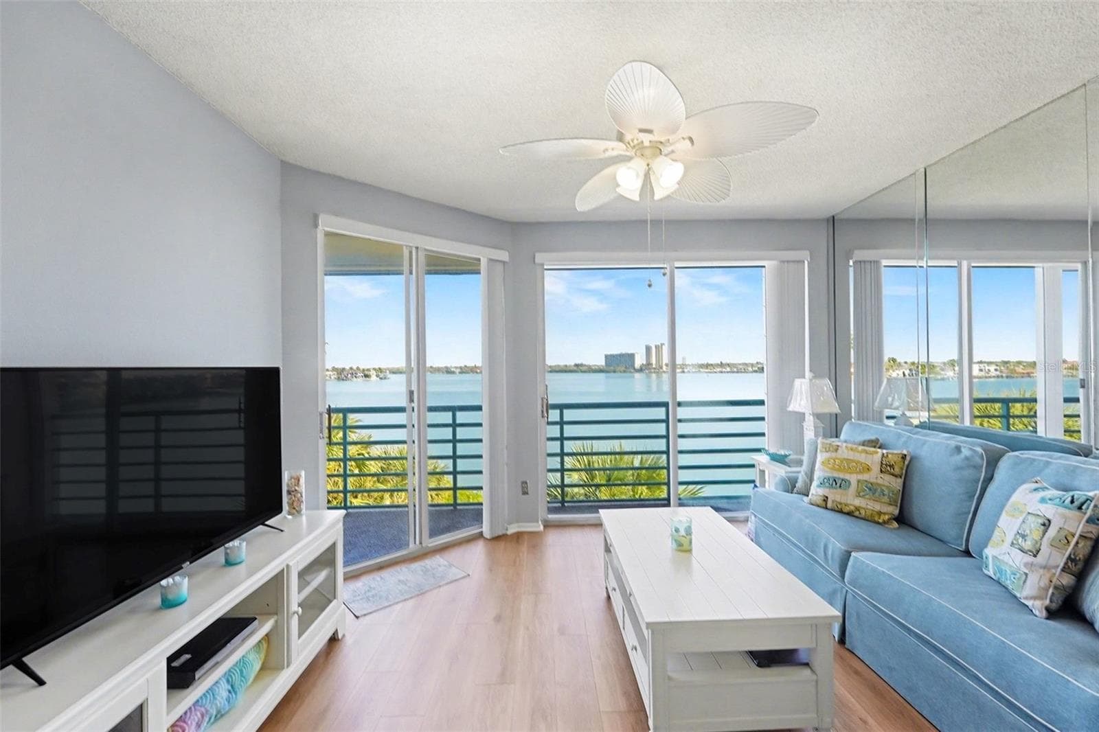 8021 Sailboat Key Boulevard S 304 photo 03