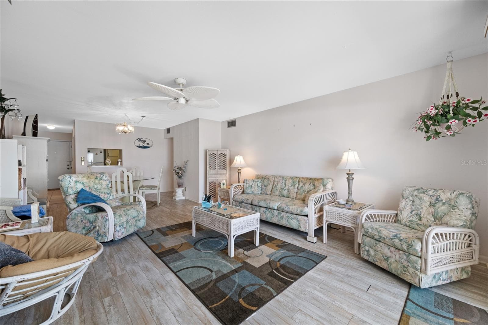 285 107 Avenue 306 photo 07