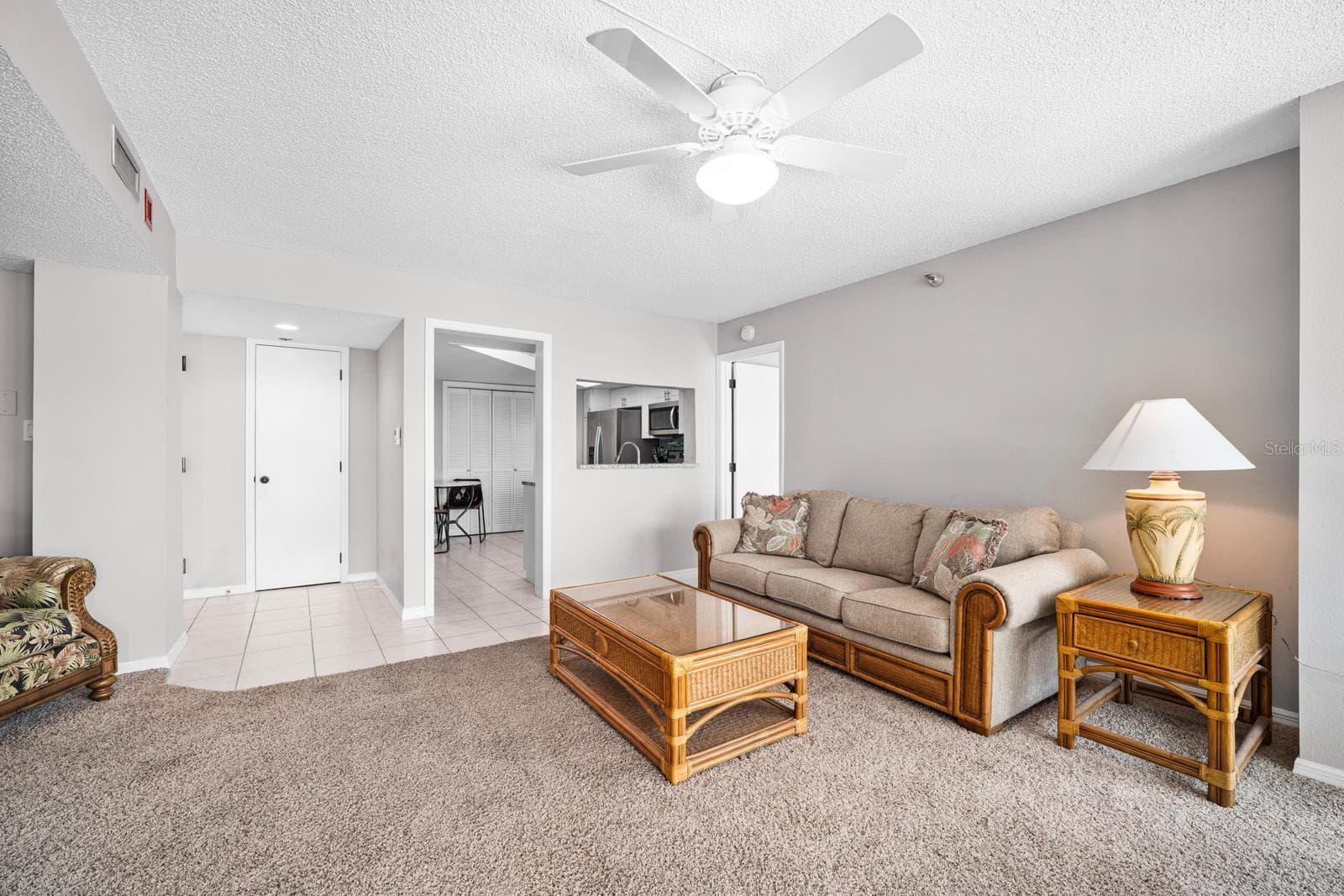 690 Island Way 912 photo 04