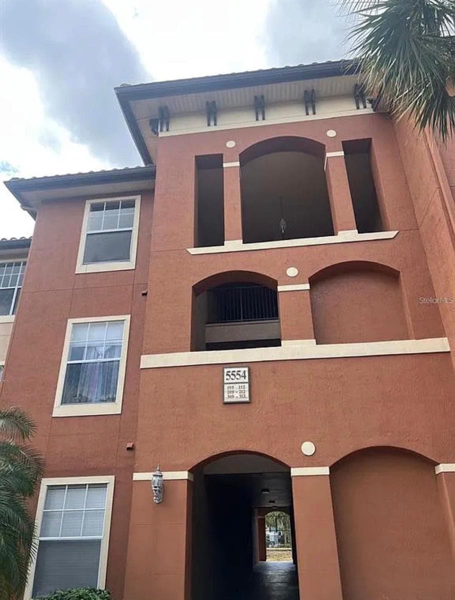 5554 Metrowest Boulevard 4-310
