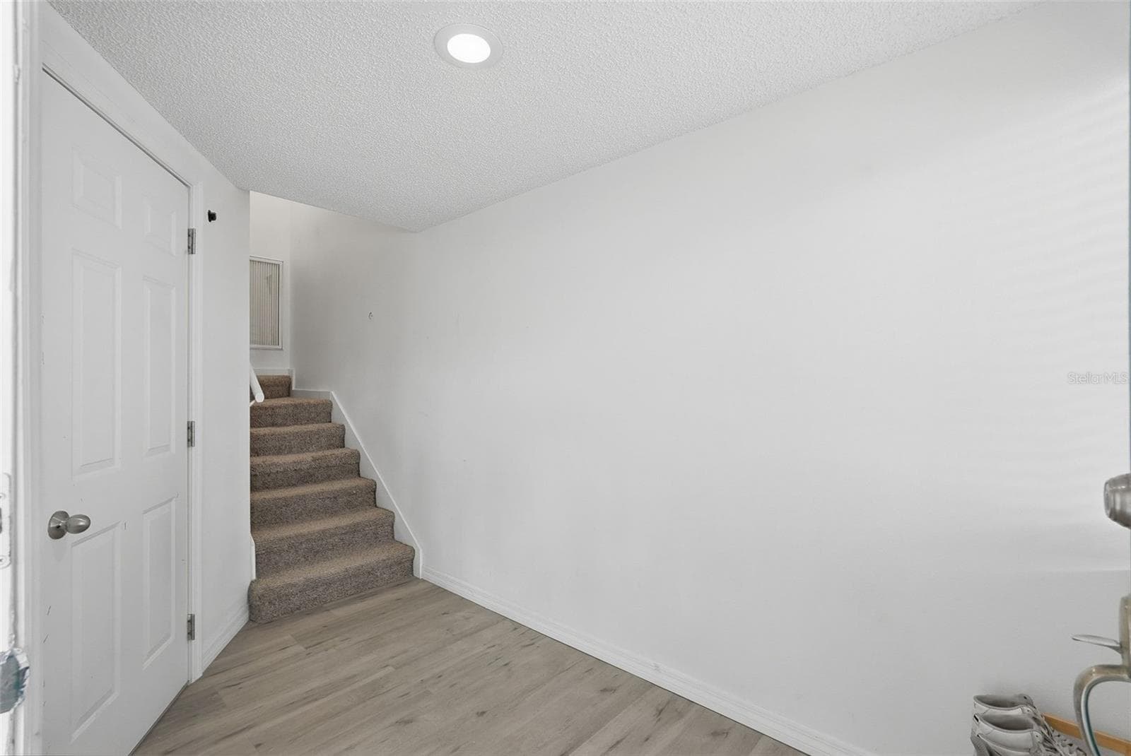 325 Island Way 101 photo 02