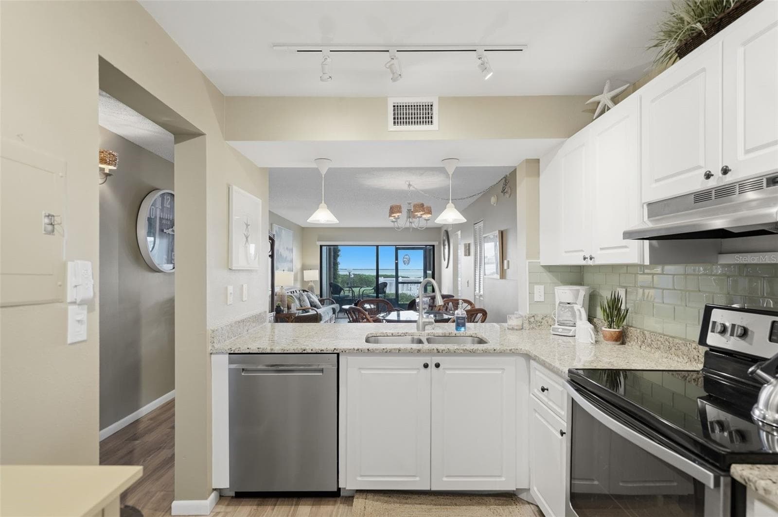 6104 Palma Del Mar Boulevard S 112 photo 04