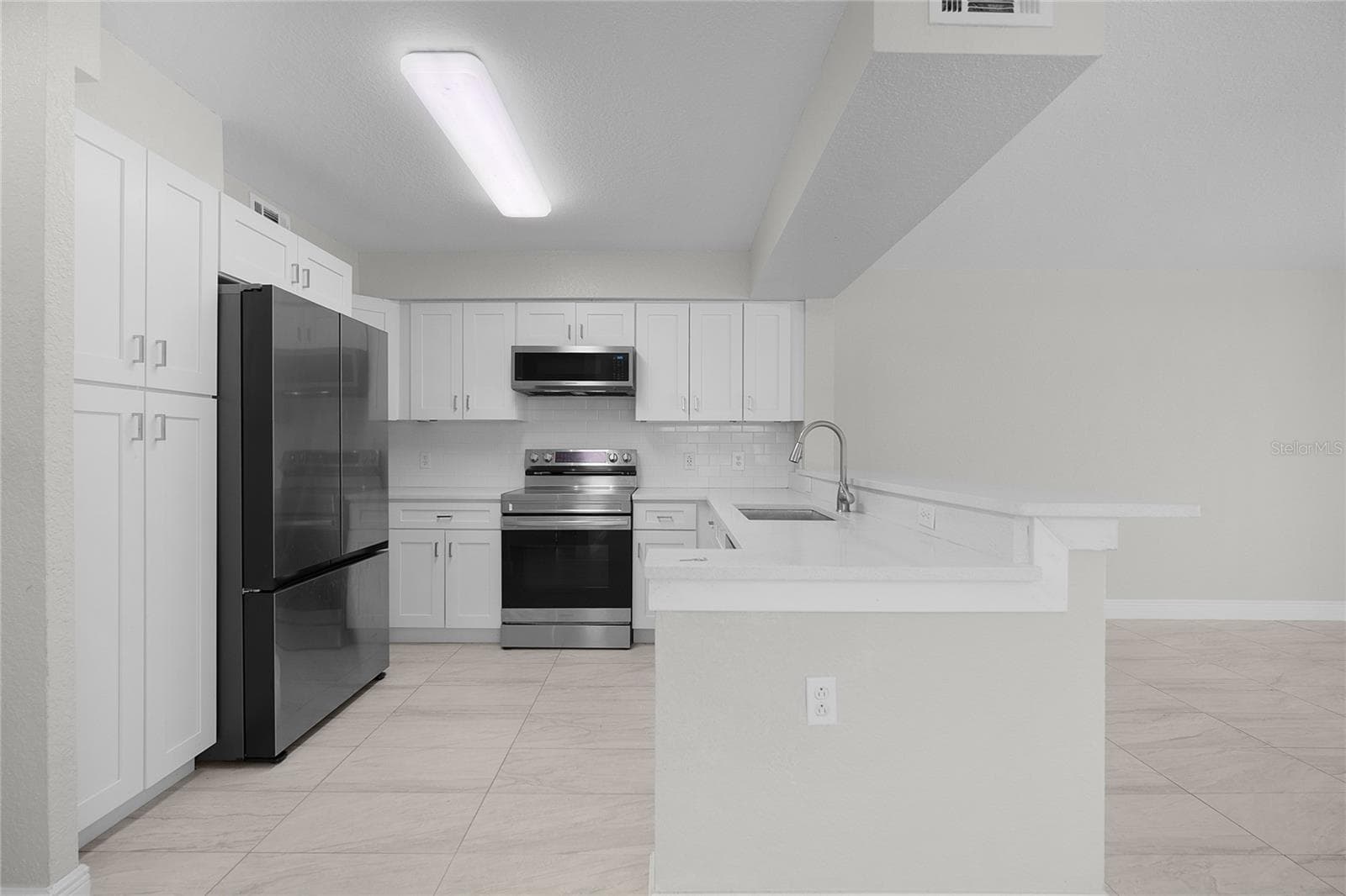 13929 Fairway Island Drive 818 photo 05