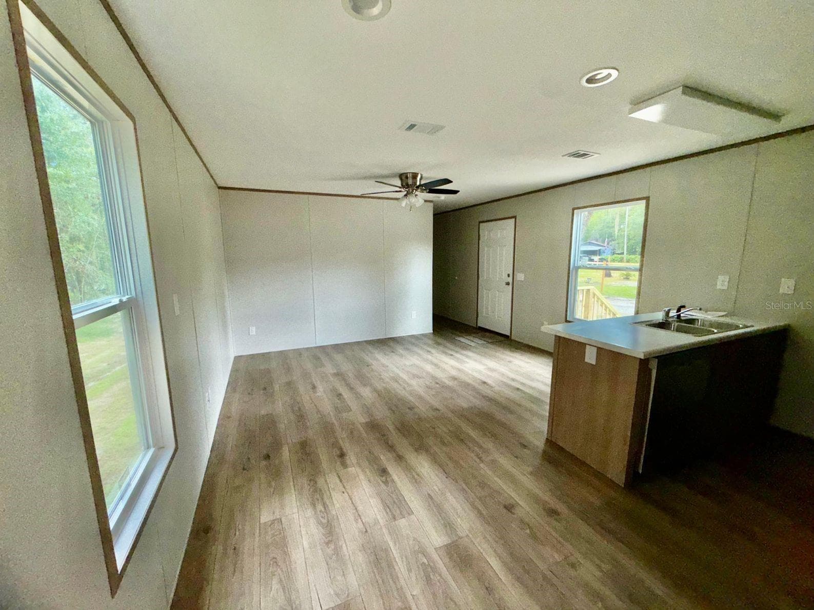 102 Livingston Court photo 04