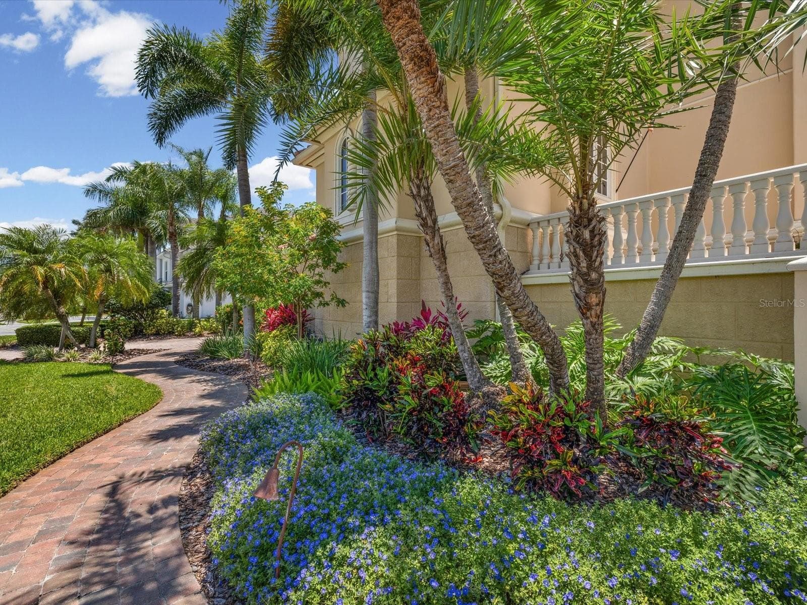 6224 Pasadena Point Boulevard photo 05