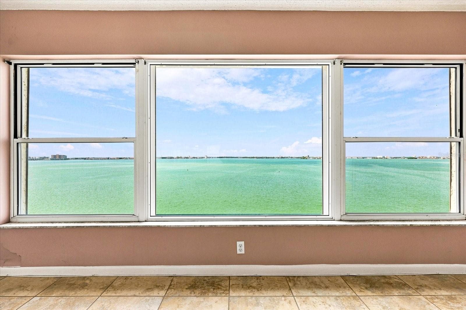 6020 Shore Boulevard S 1002 photo 04