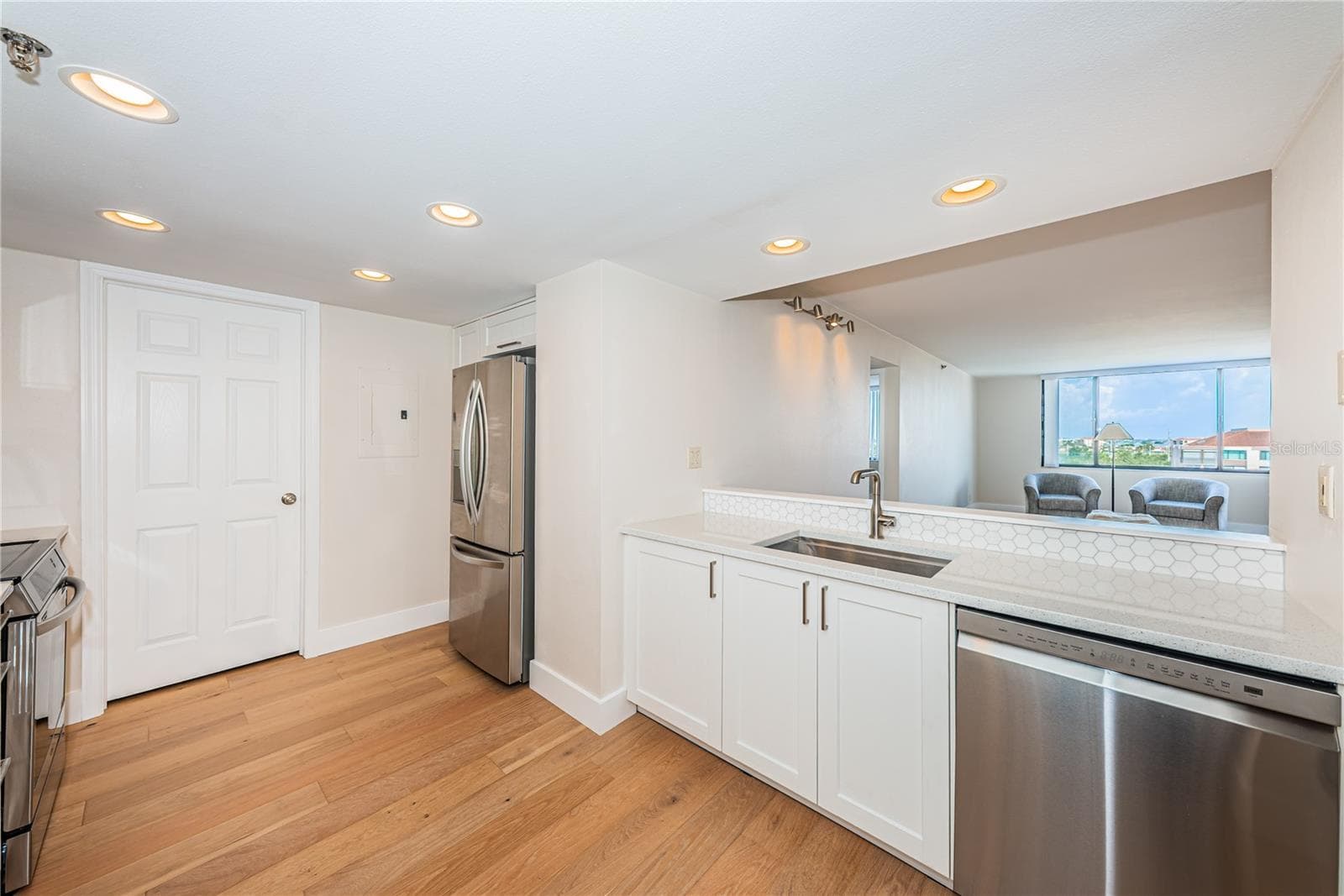 6322 Palma Del Mar Boulevard S 705 photo 06