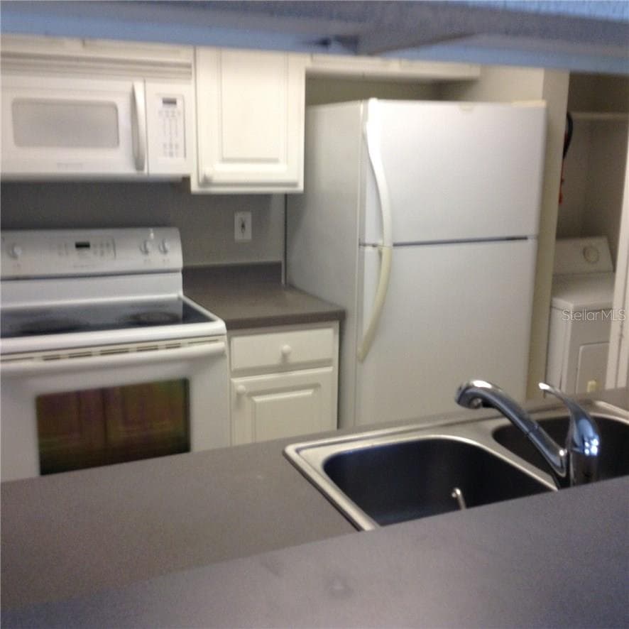 3716 Idlebrook Circle 110 photo 04