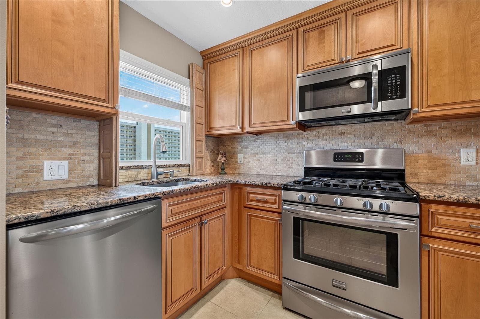 6075 Shore Boulevard S 512 photo 06