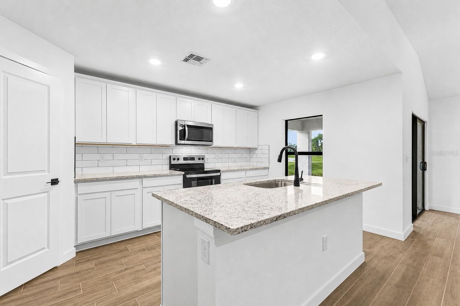 1447 Webster Street photo 07