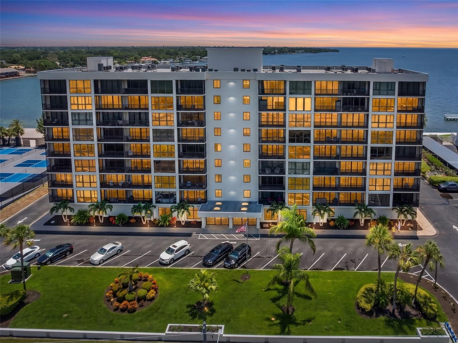 7100 Sunshine Skyway Lane S 704