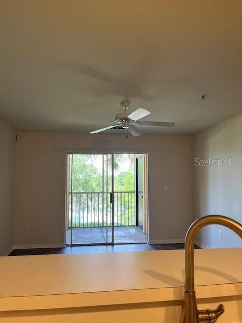 5447 Vineland Road 1210 photo 07