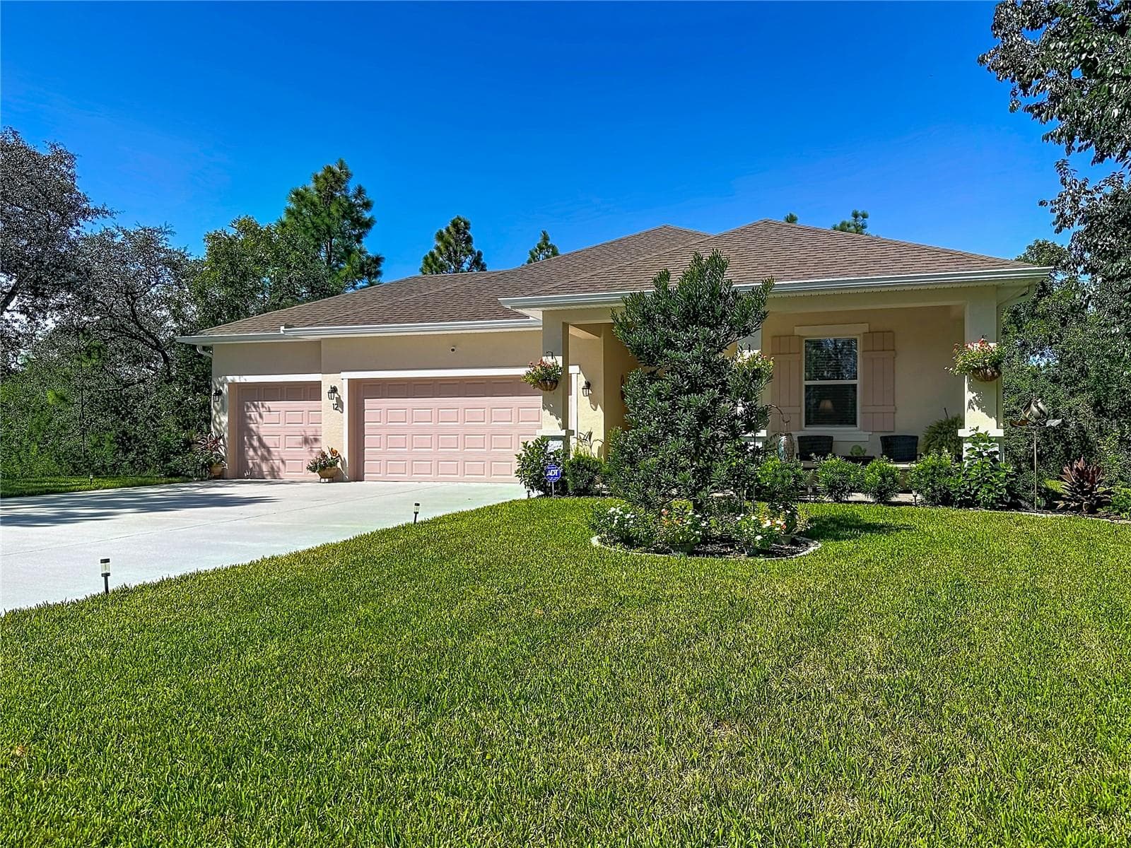 12 Dahlia Court S photo 06