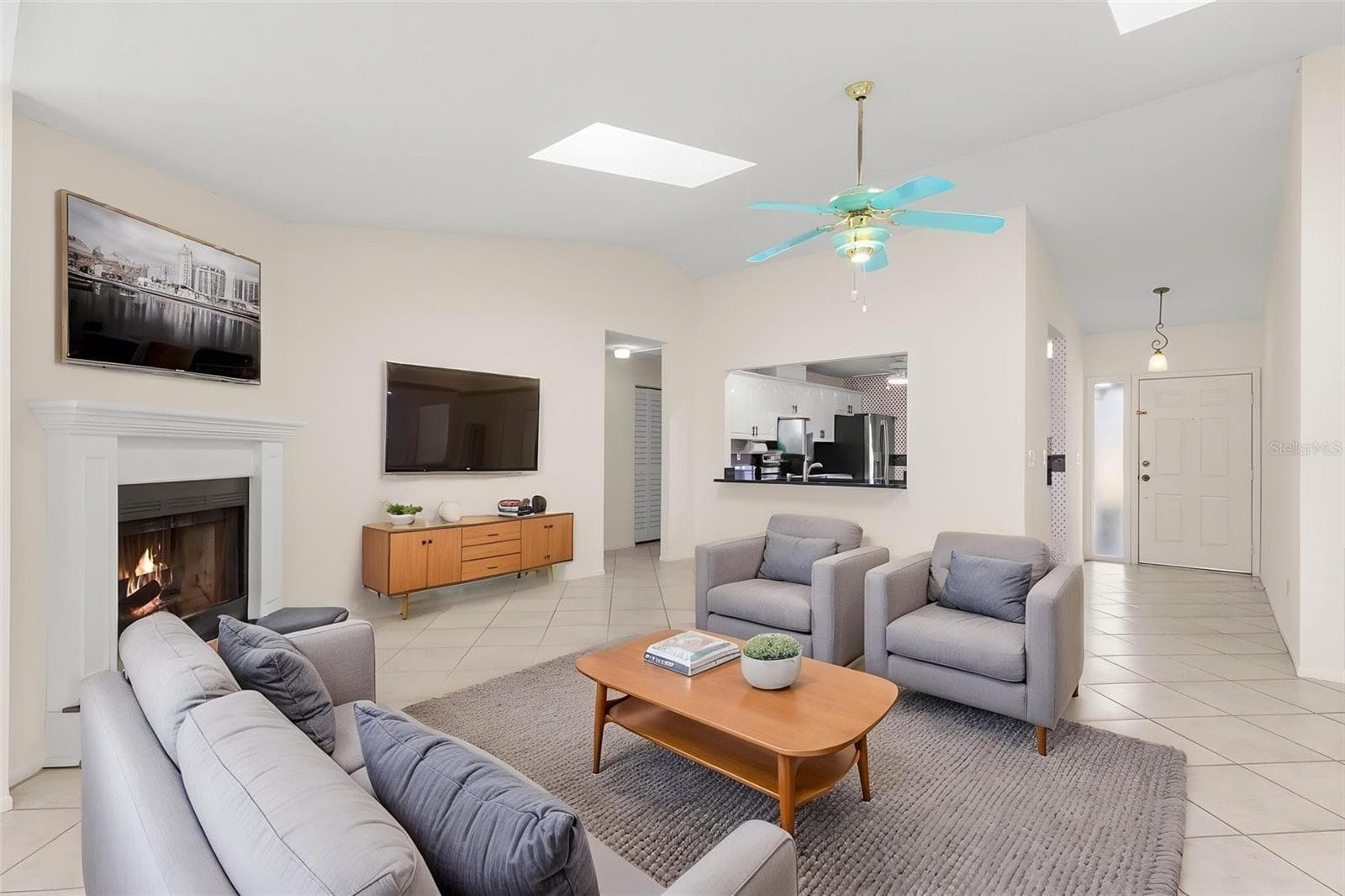 523 Padua Circle NE photo 05