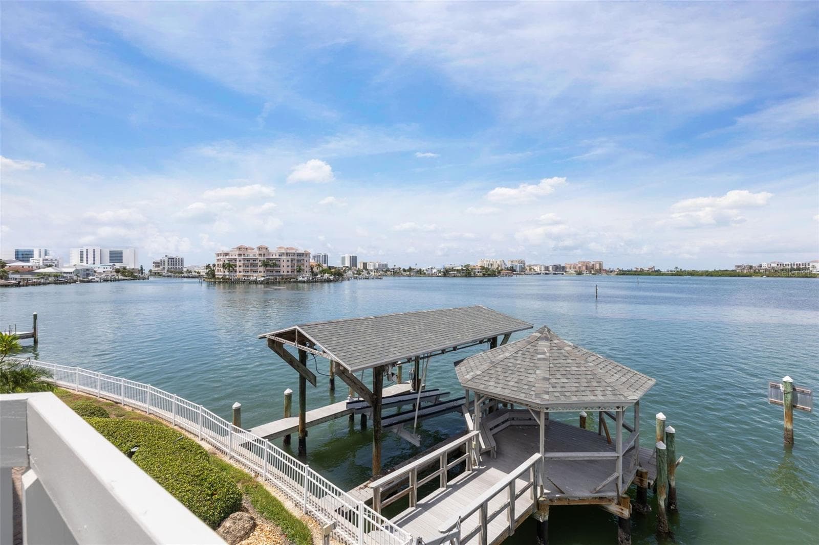 290 Bayside Drive photo 06