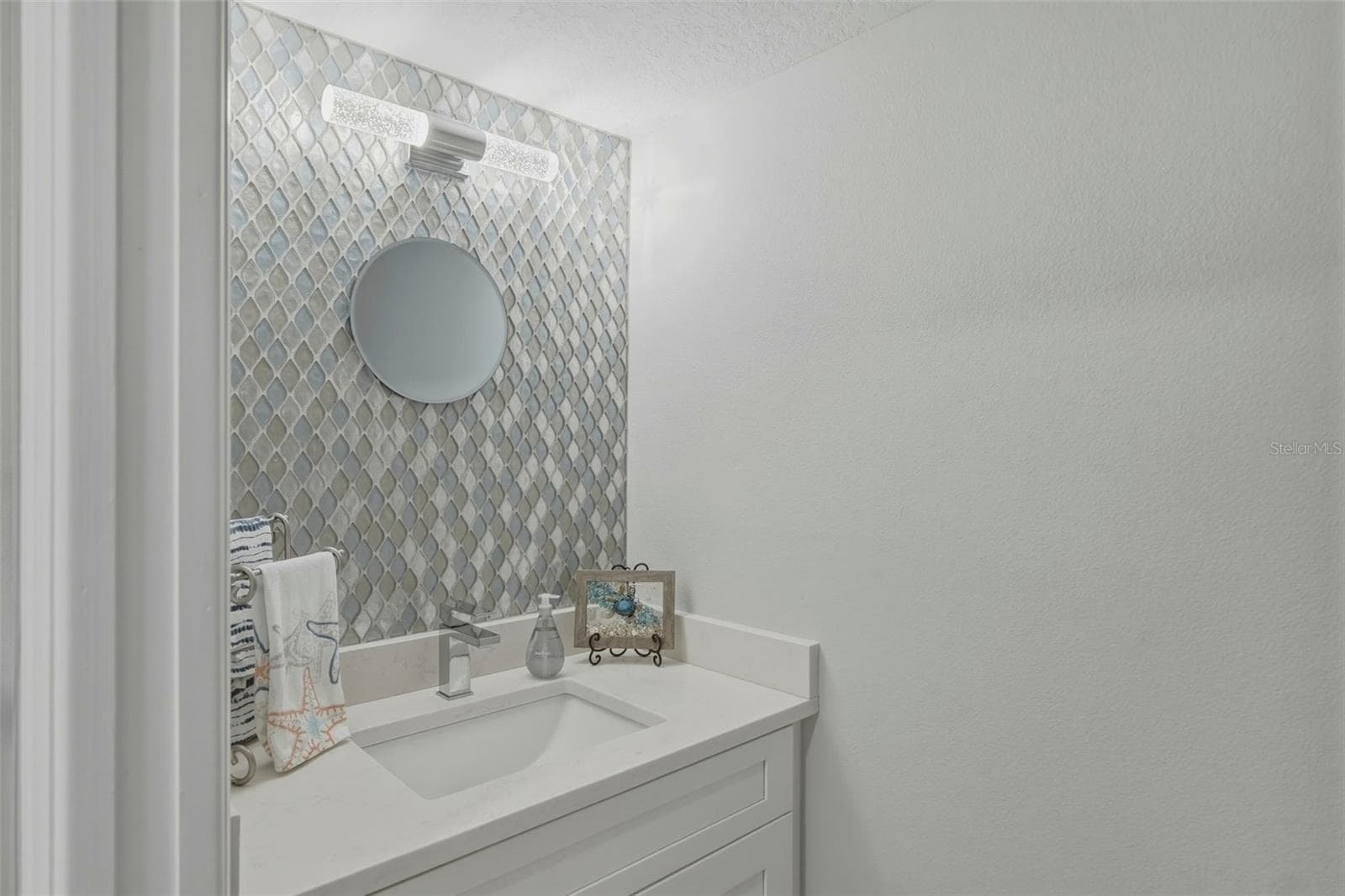 544 Pinellas Bayway S TH13 photo 05