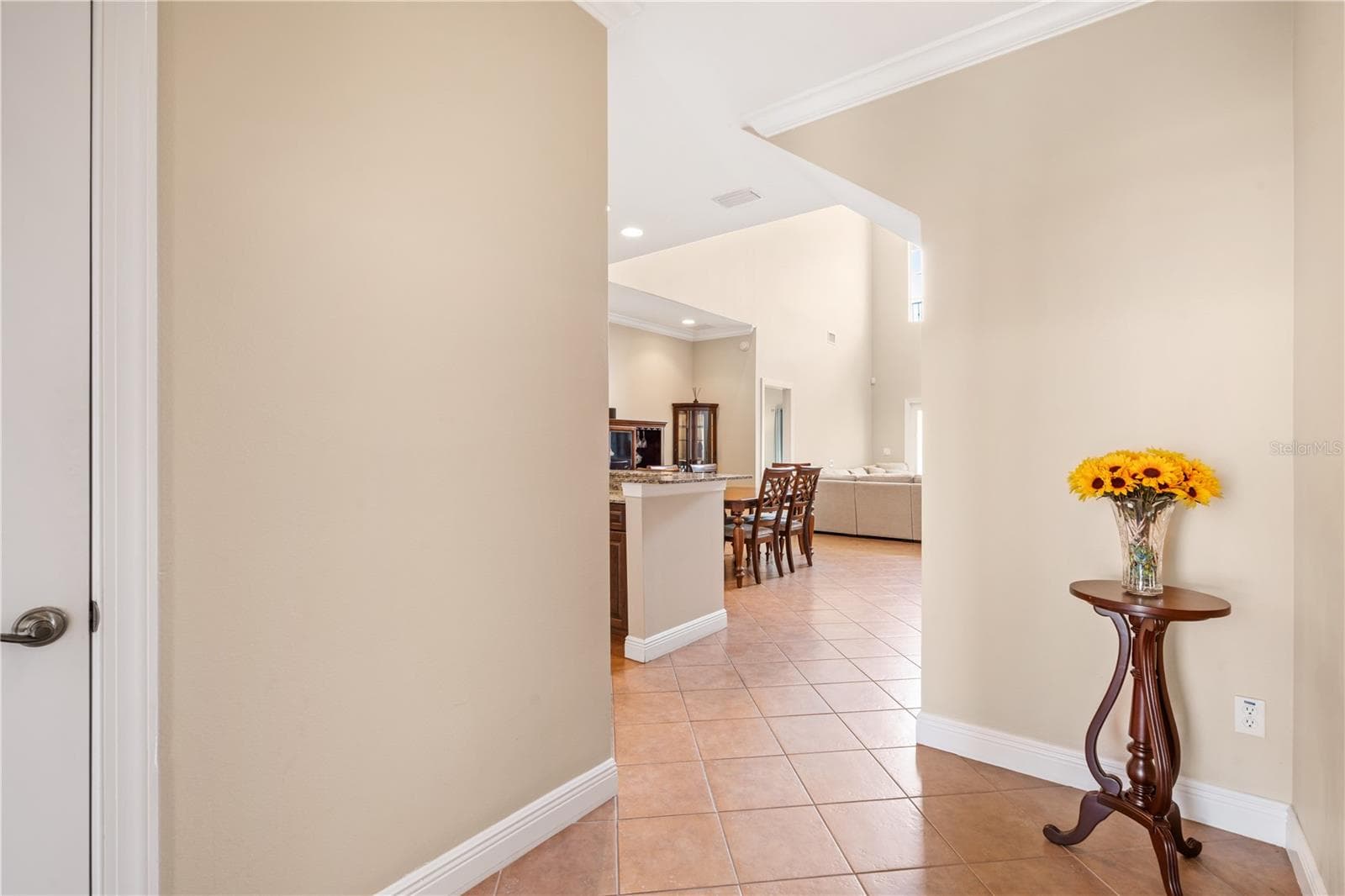 210 Valencia Circle photo 06