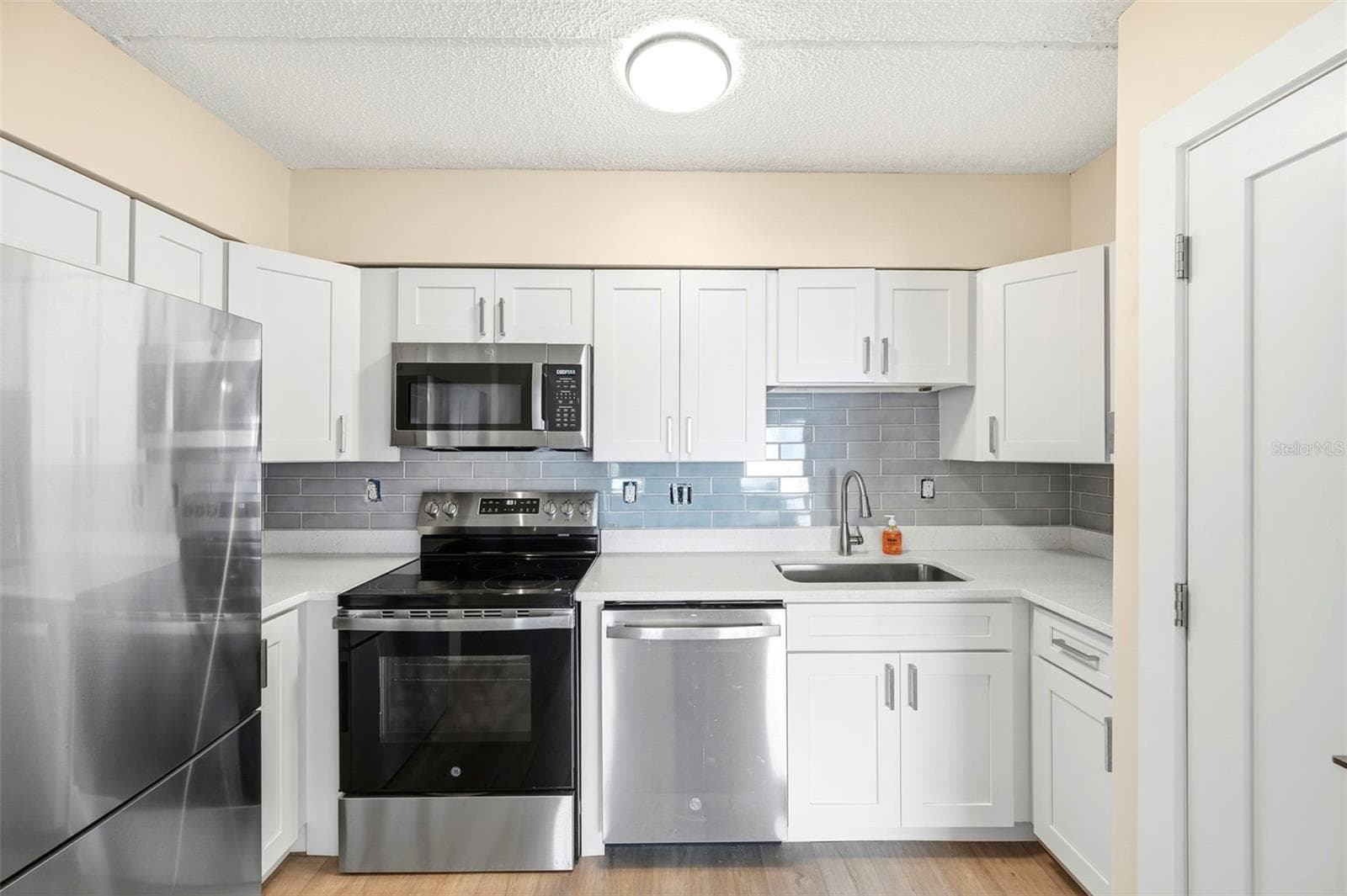 10365 Paradise Boulevard 1 photo 07