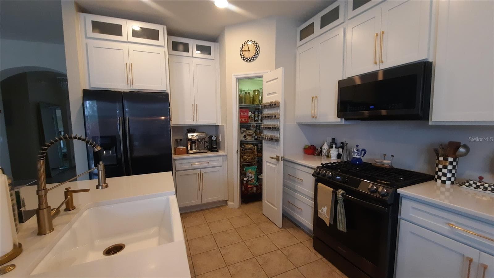 4959 Thames Street E photo 03