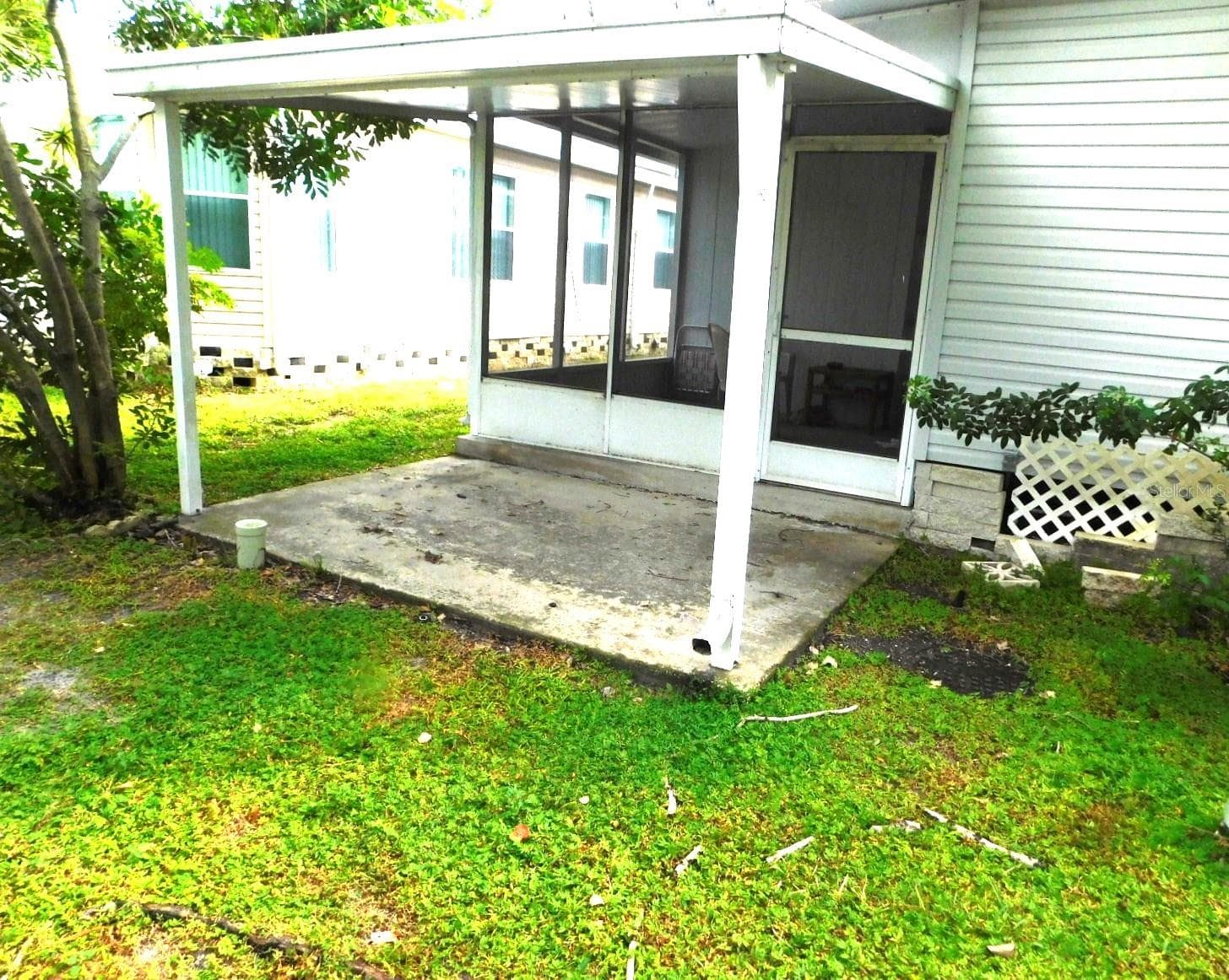 1001 Starkey Road 639 photo 06