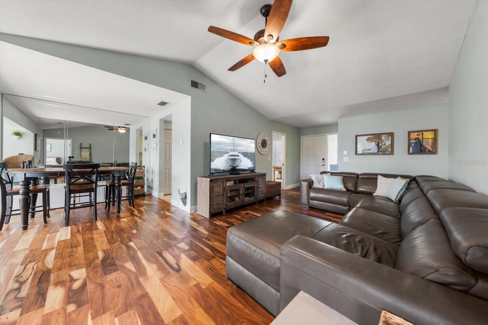 10811 Indian Hills Court 42 photo 07