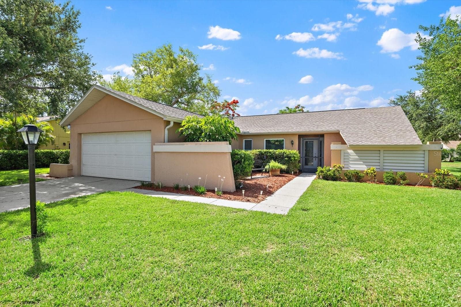 4352 Kingston Loop photo 02