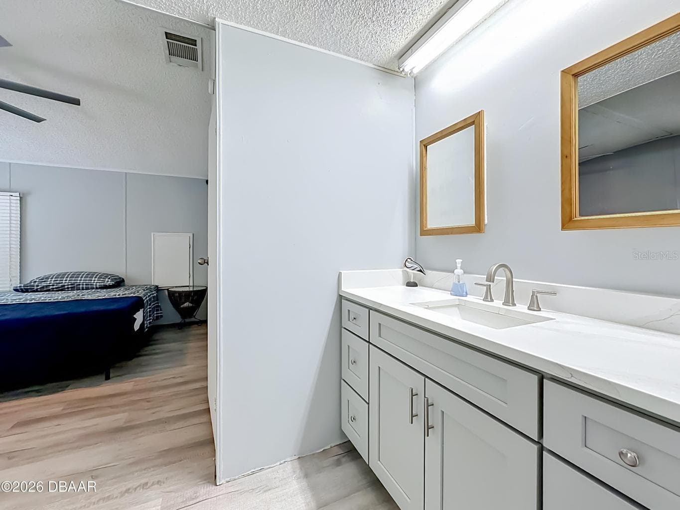235 Clearwater Road photo 05
