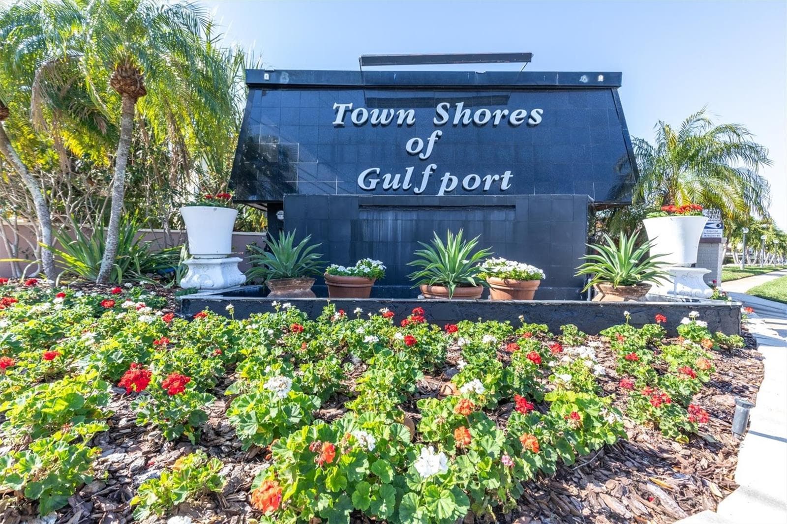 6020 Shore Boulevard S 412 photo 03