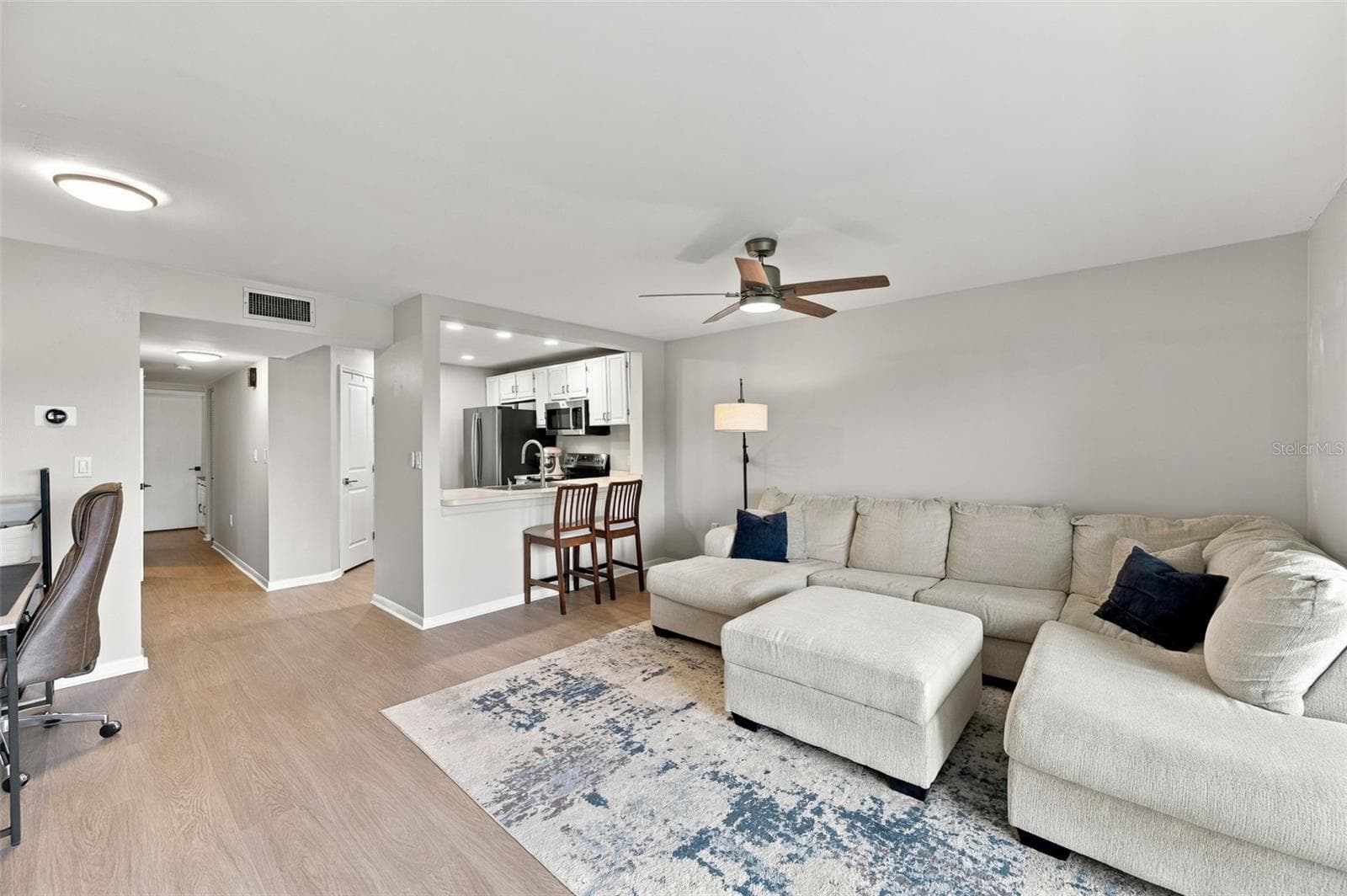 106 1st Street E 113 photo 07