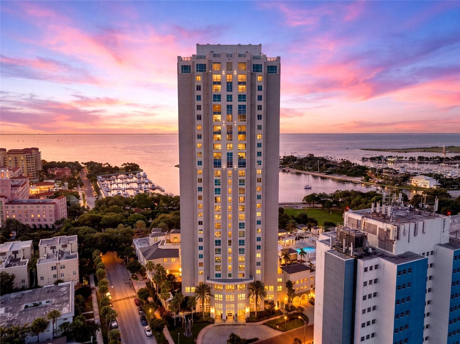 400 Beach Drive NE 401