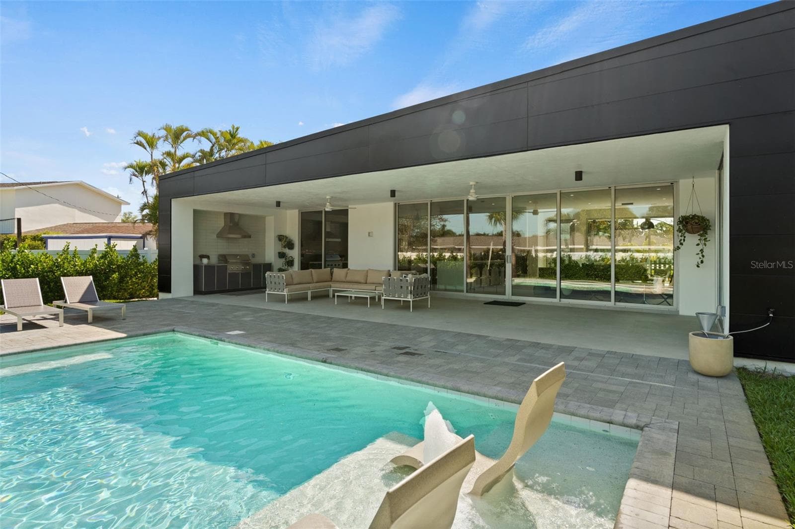 1304 Indian Rocks Road photo 06