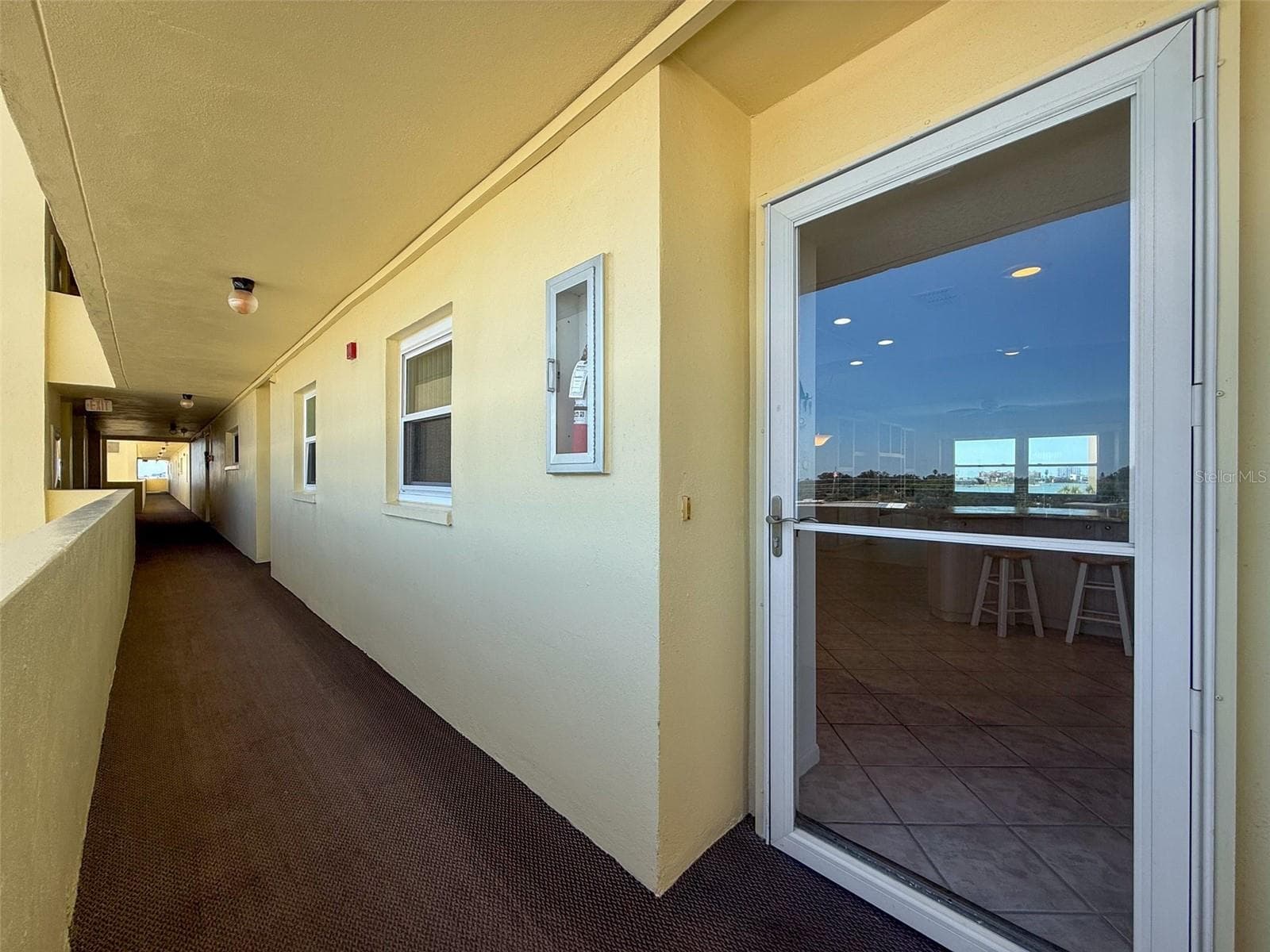 4550 Cove Circle 507 photo 04