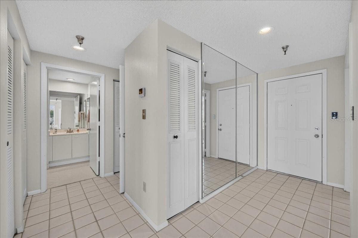 8001 Sailboat Key Boulevard S 201 photo 04