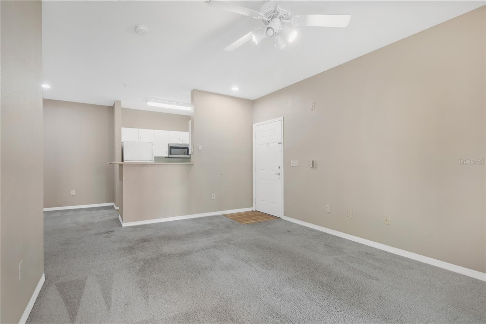 1810 E Palm Avenue 5205 photo 02