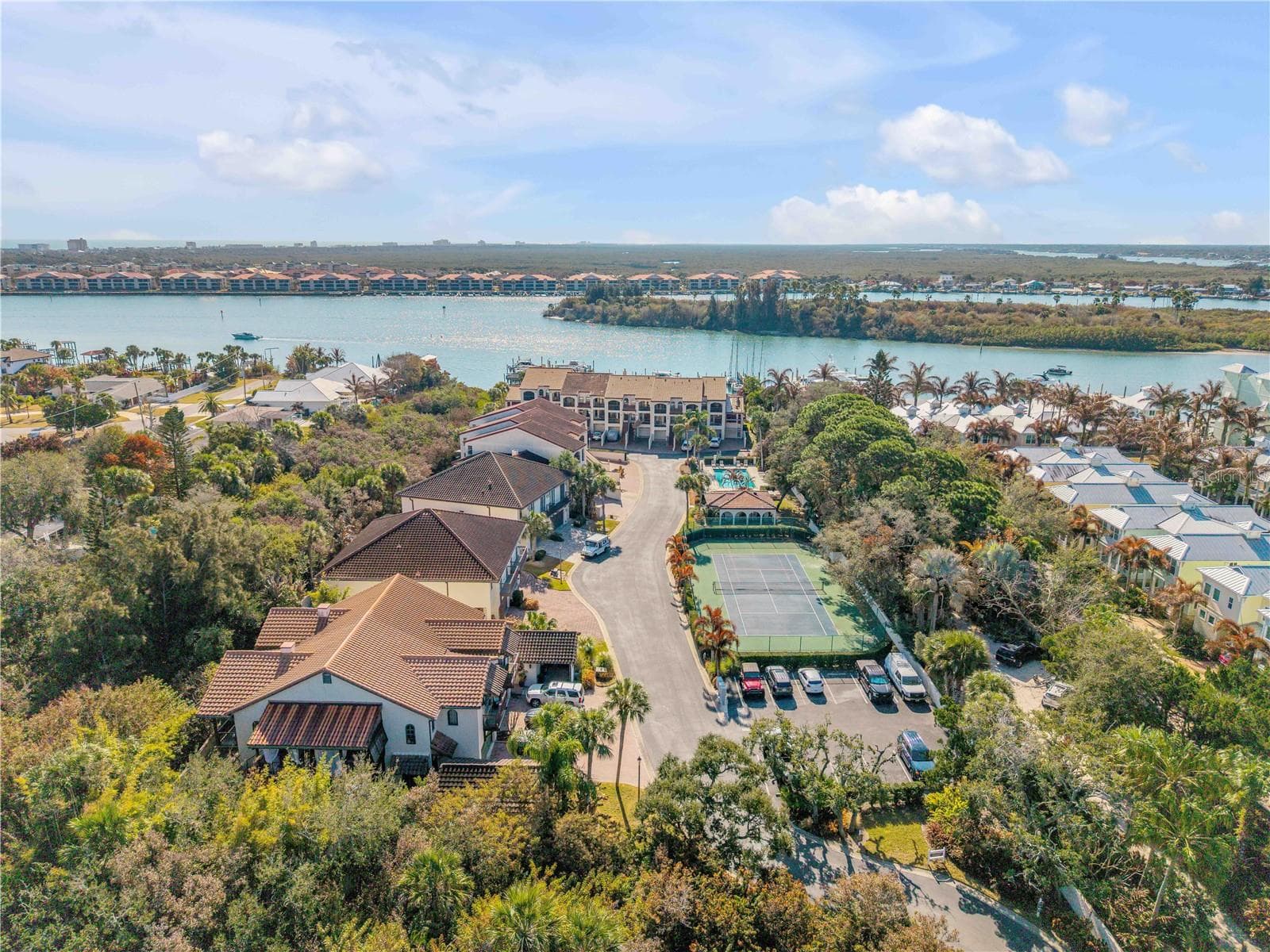 135 Marina Bay Drive photo 06