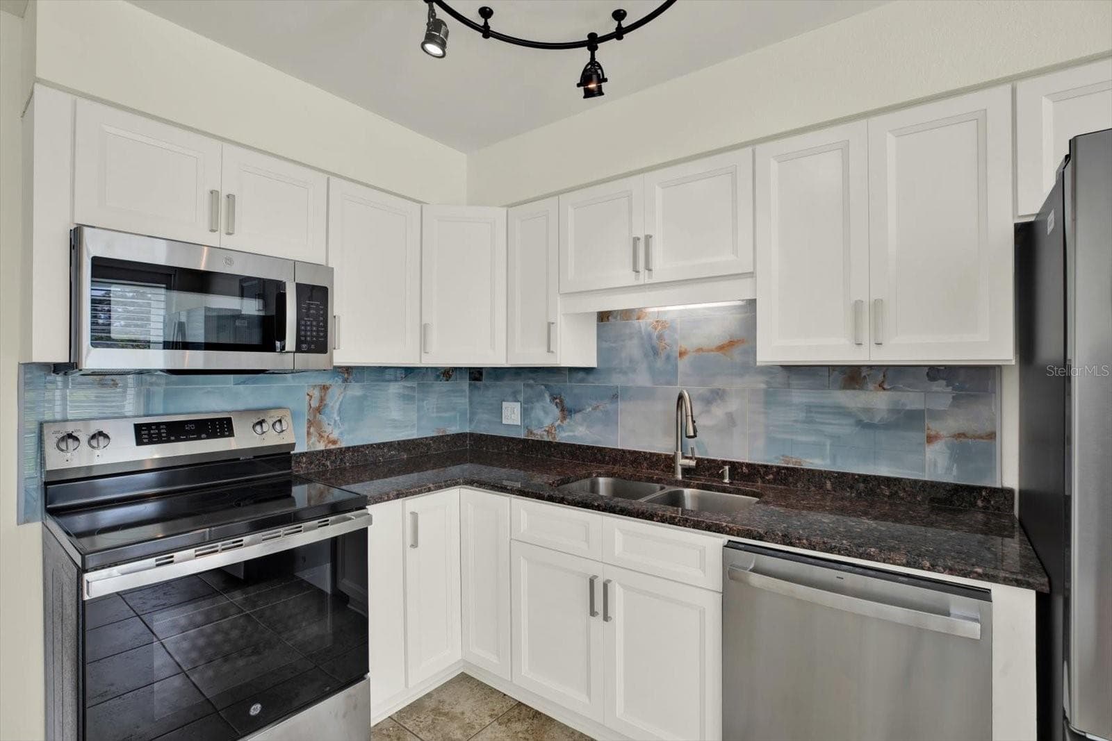 4715 Bay Street NE 126 photo 07
