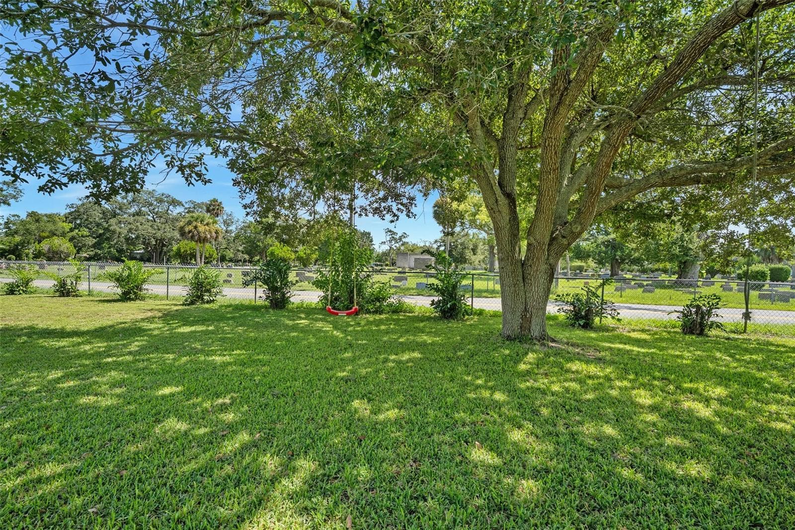 1649 Cordova Avenue photo 04