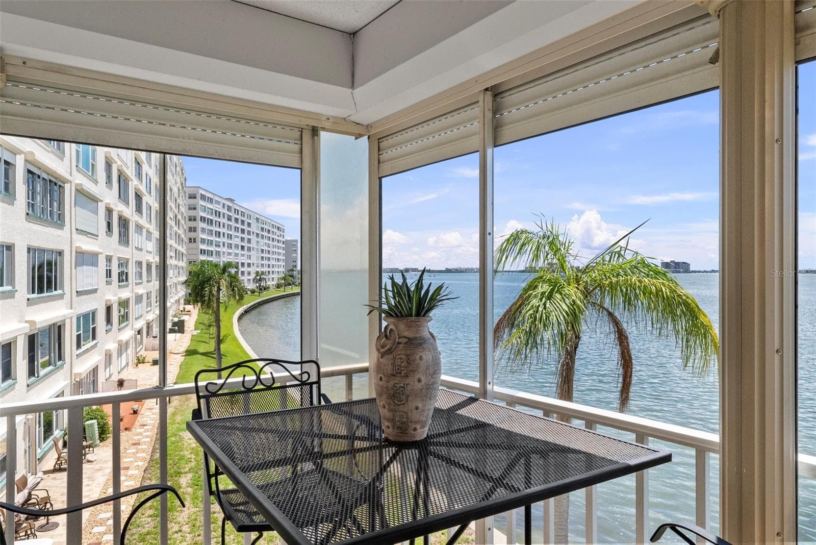 6060 Shore Boulevard S 200