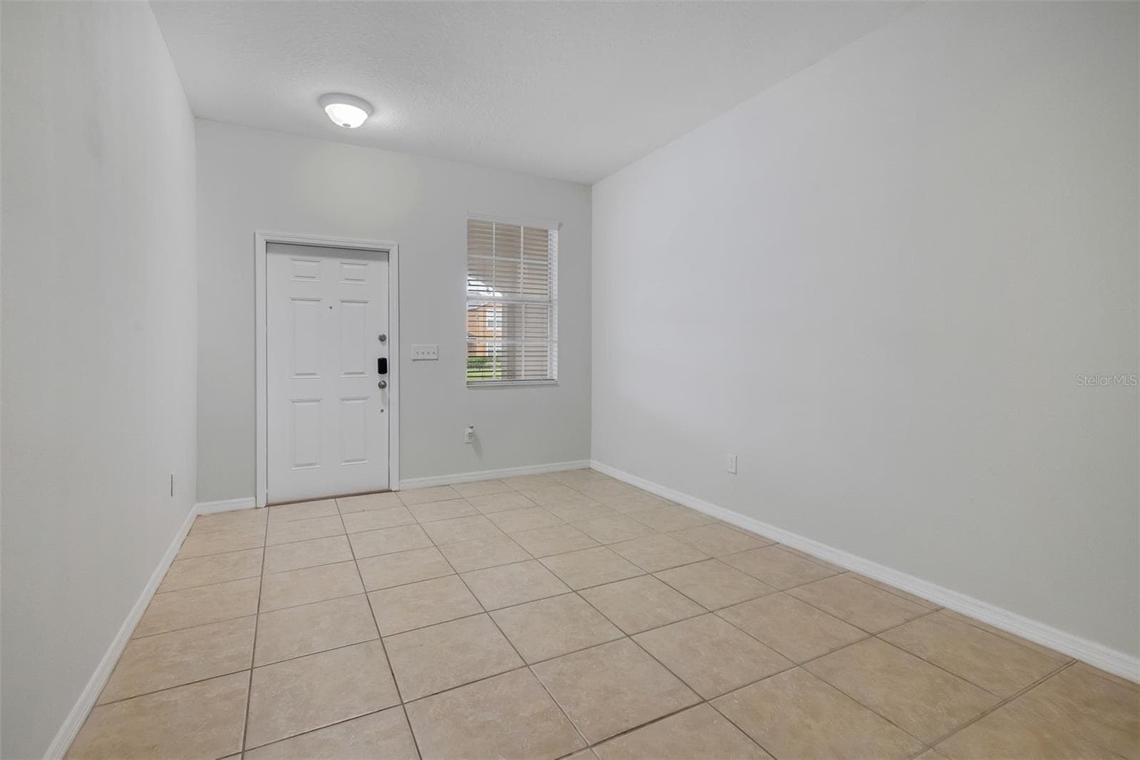 10975 Savannah Landing Circle photo 05