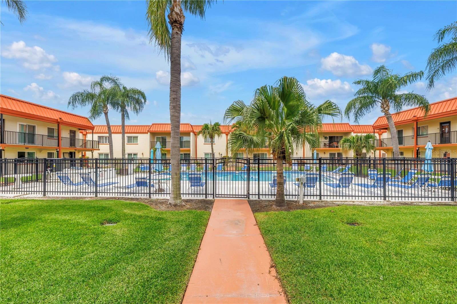 10375 Paradise Boulevard 51 photo 07