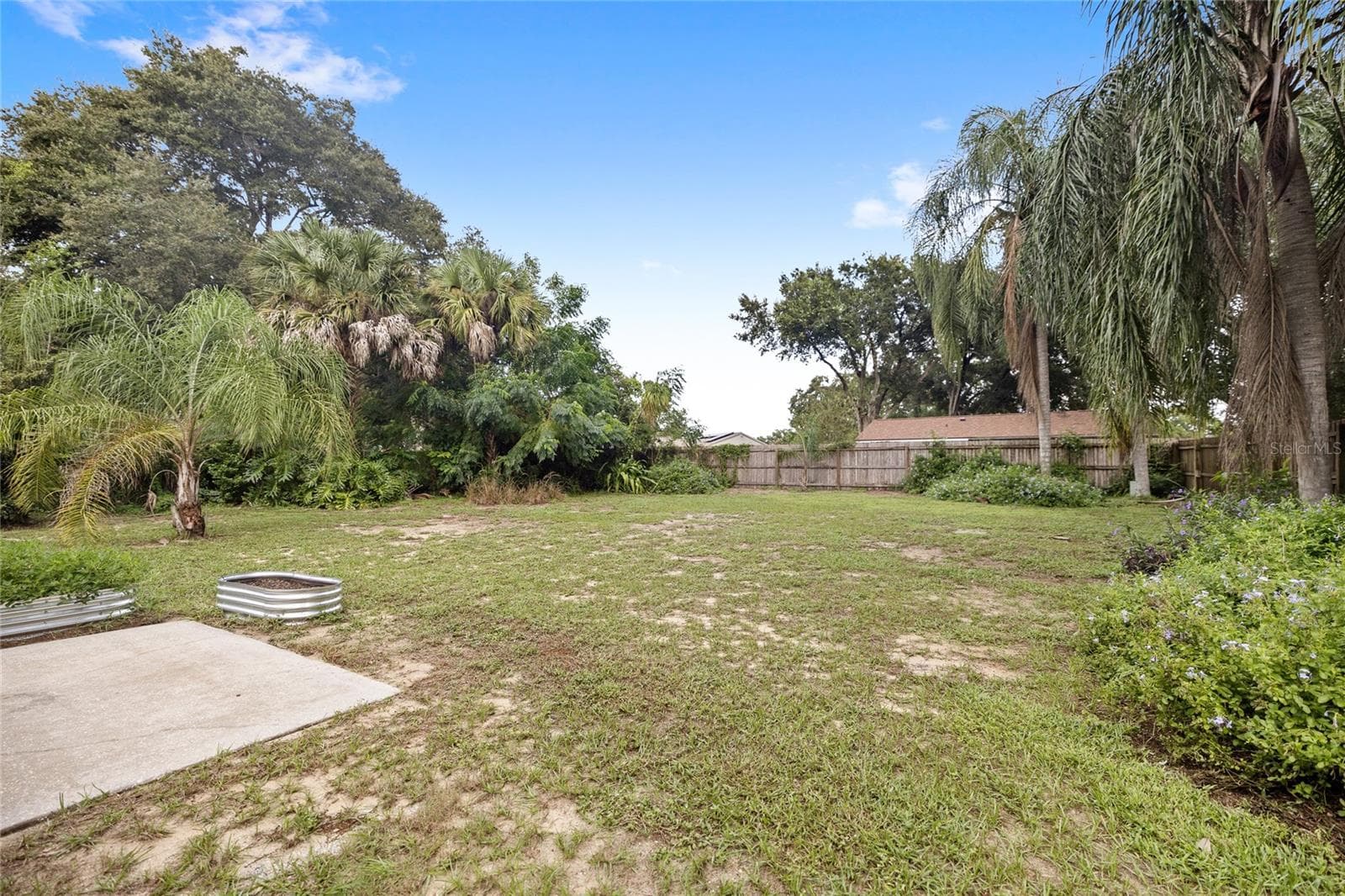 7805 Hyacinth Drive photo 02
