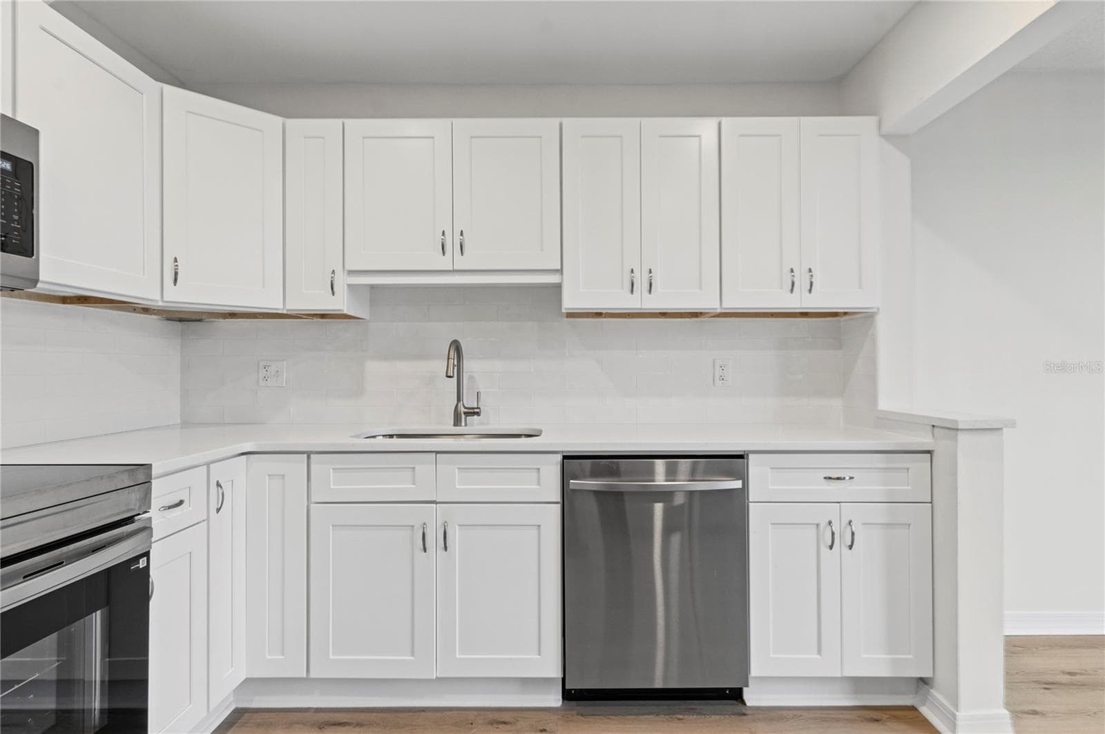 4895 Bay Street NE 109 photo 02