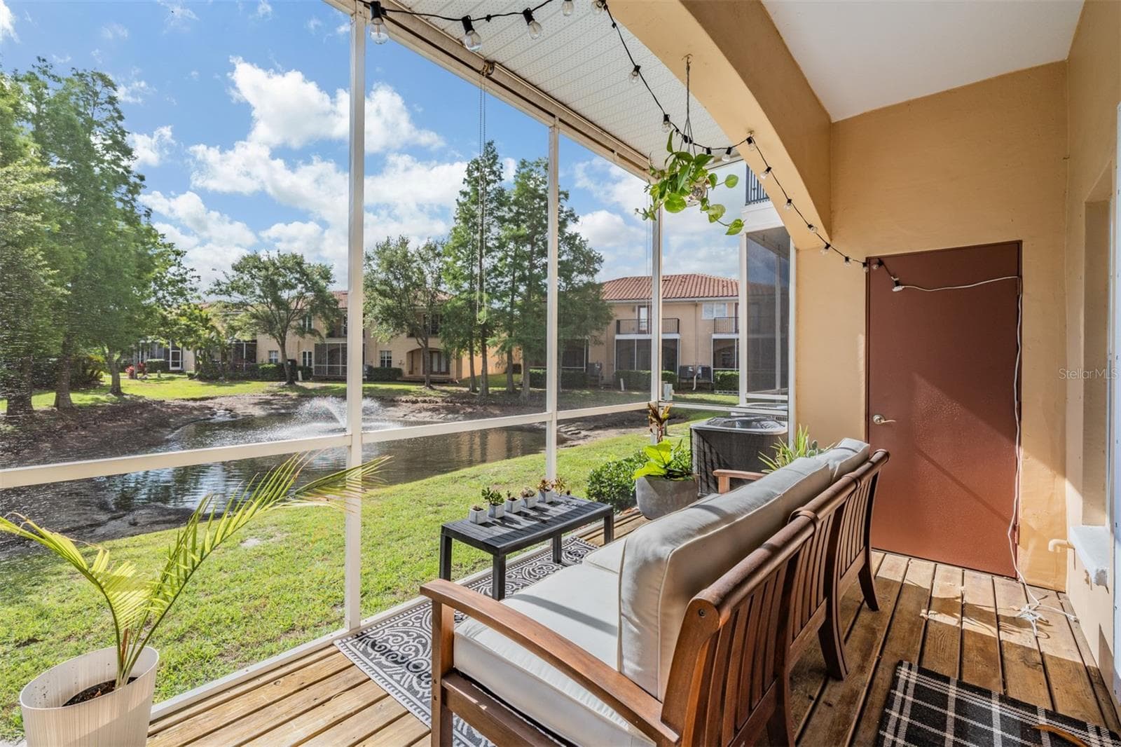 415 Barcelona Drive photo 02