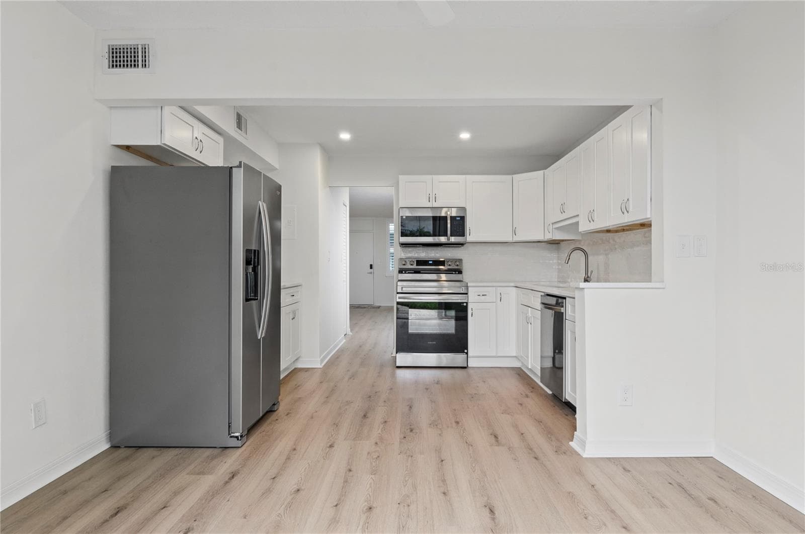 4895 Bay Street NE 109 photo 05