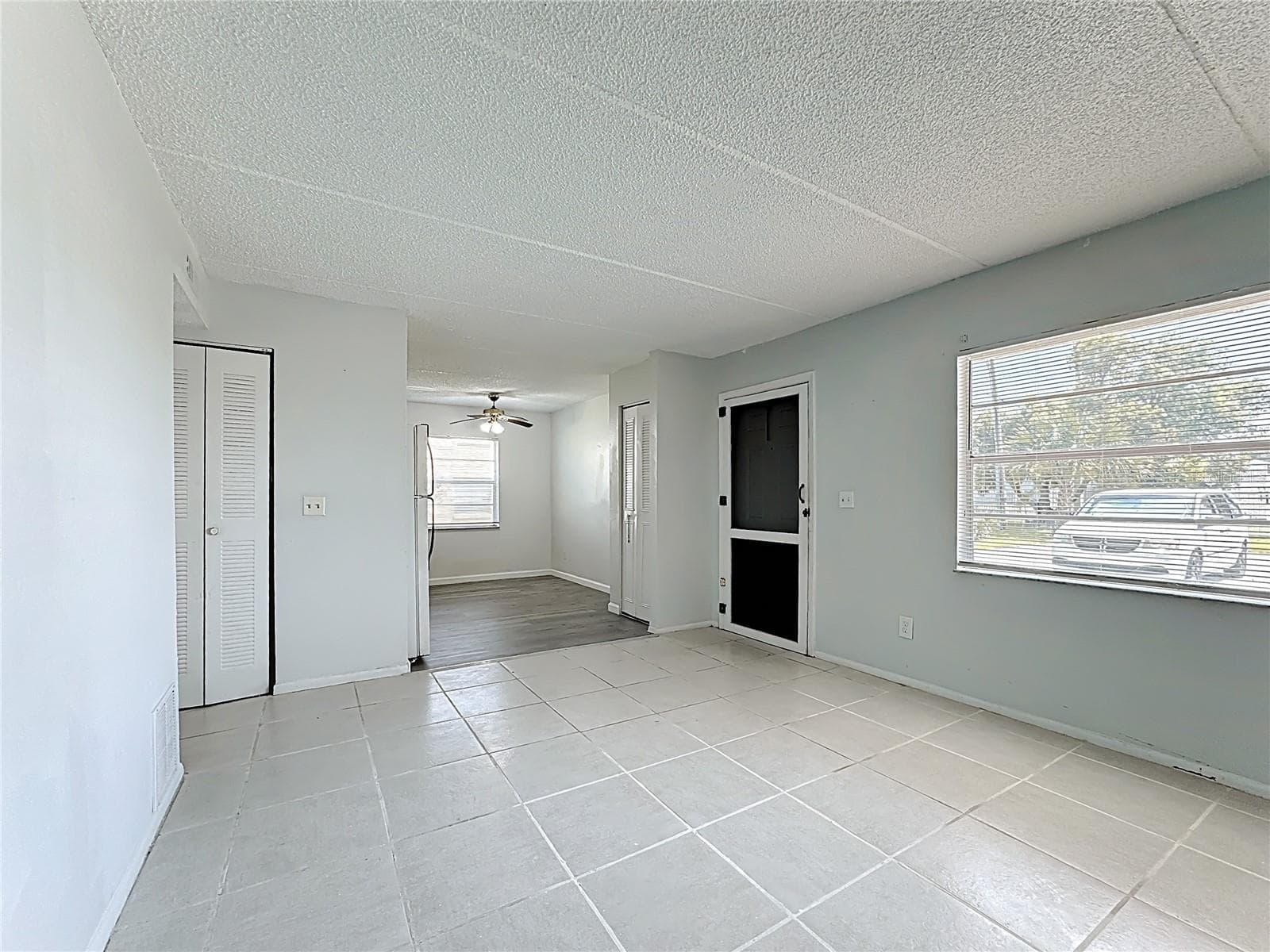 694 Michigan Court 4