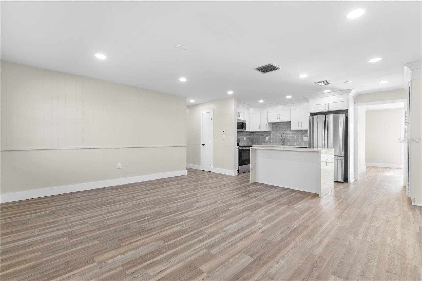 490 82nd Avenue photo 05