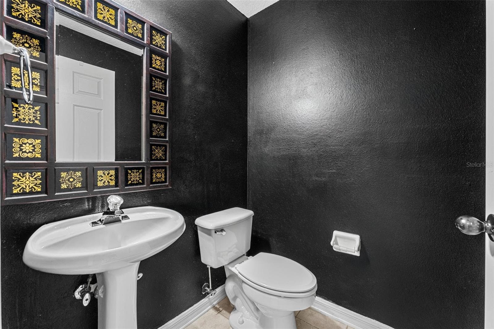 10891 Piping Rock Circle photo 07