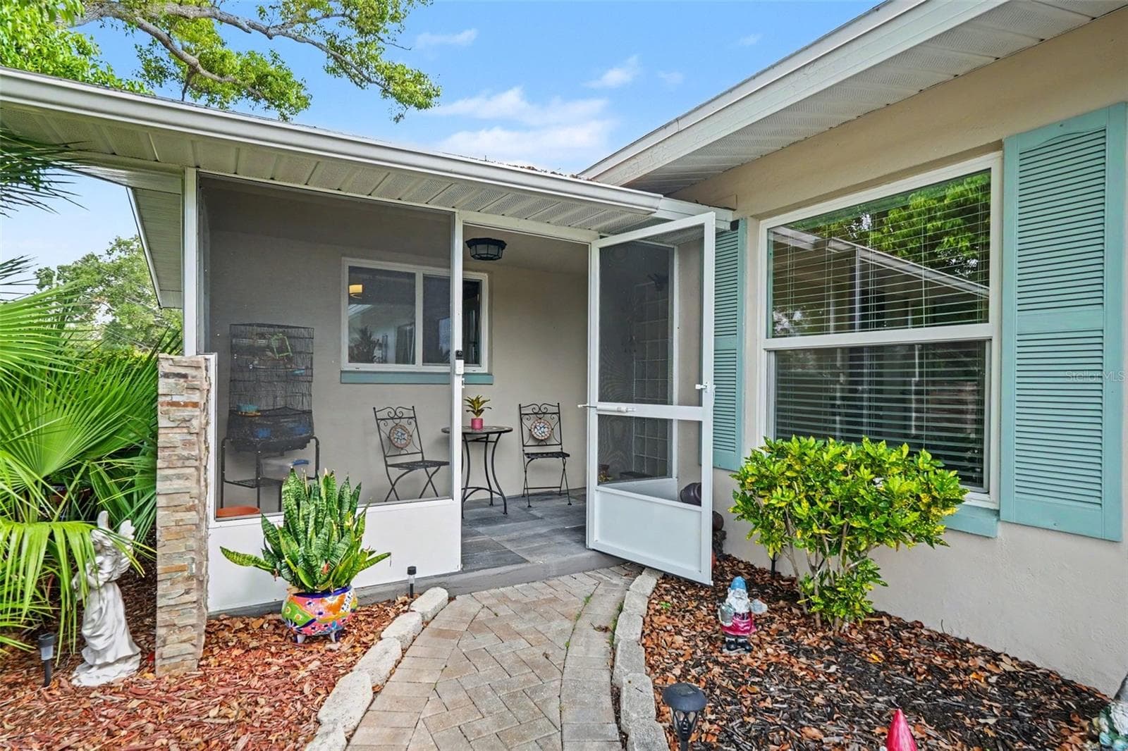 5603 Lown Street N photo 03