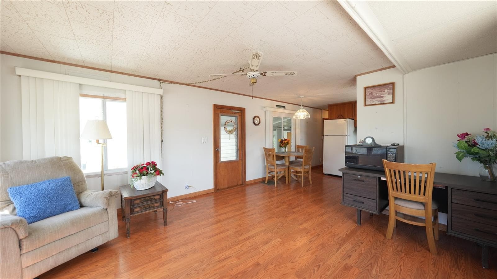 210 Southwinds Drive photo 06