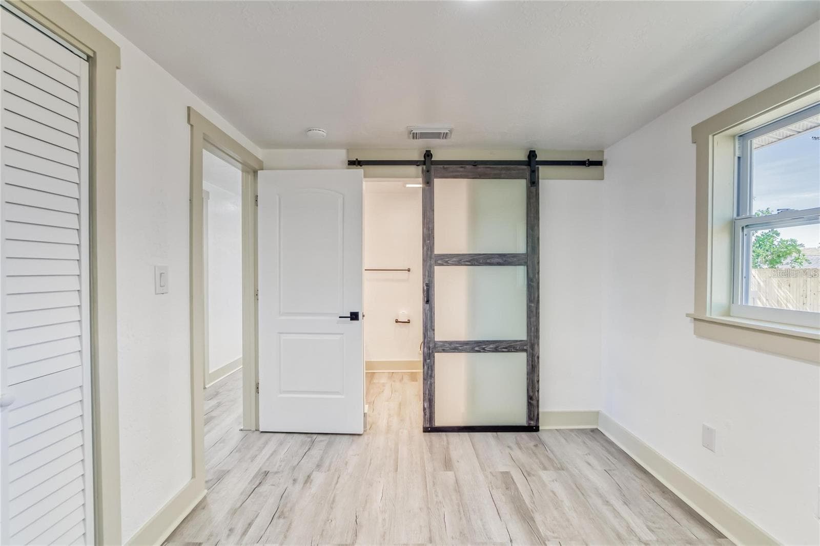 1300 Melonwood Avenue photo 07